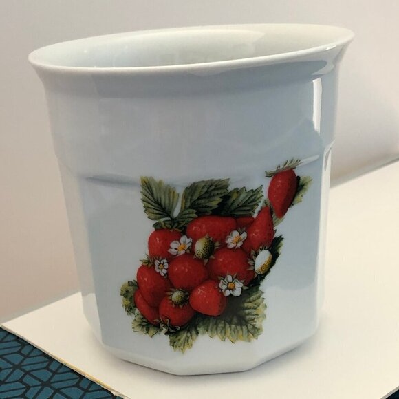 Vintage Porcelain Jam Jar NEM Tours (France) Decore-Main White Strawberries - Picture 1 of 11